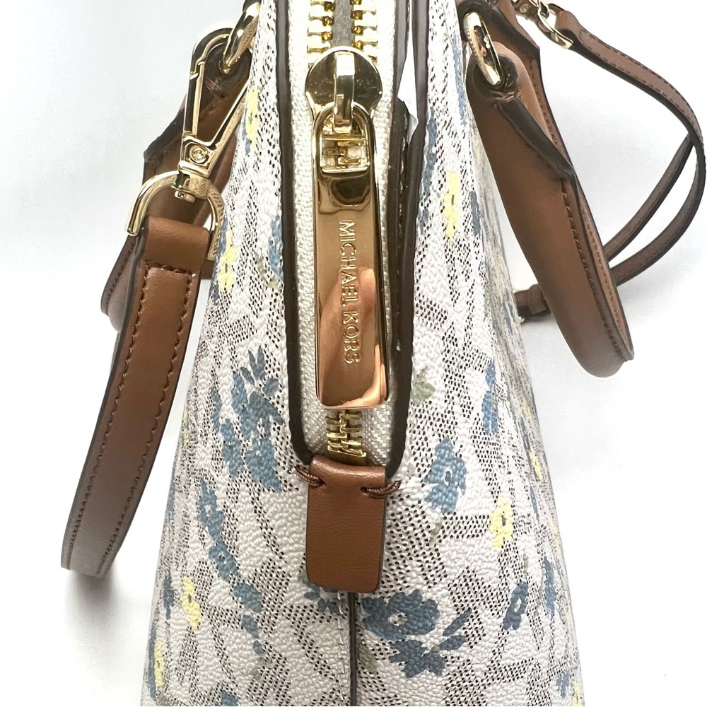 NWT MICHAEL KORS CINDY LG DOME SIGNATURE LOGO VANILLA LEATHER SATCHEL BAG - Picture 10 of 15